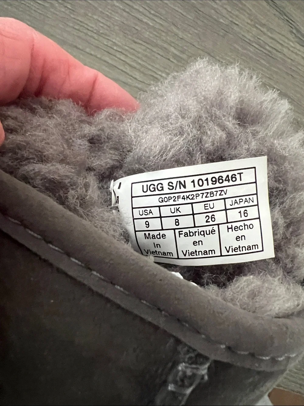UGG Kids Short Sheepskin Boot - Charcoal Gray